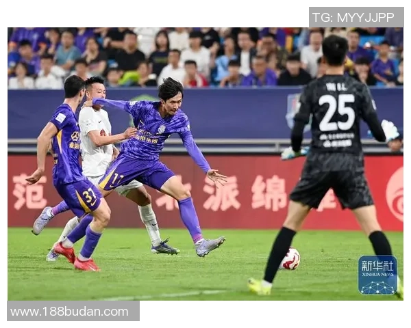 大连龙卷风足球俱乐部奋勇拼搏再创辉煌展现足球魅力与团队精神